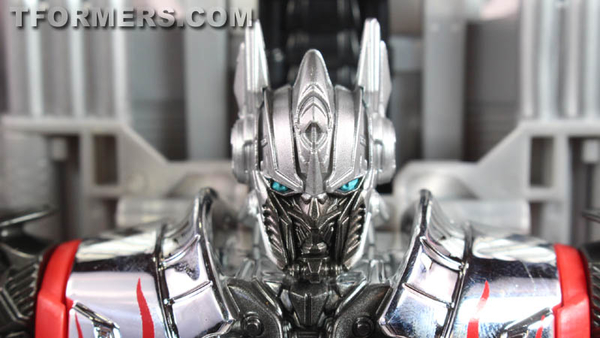 Silver Knight Optimus Prime Target Exclusive Leader Class Transformers 4 Age Of Extinction Movie Toy  (17 of 38)